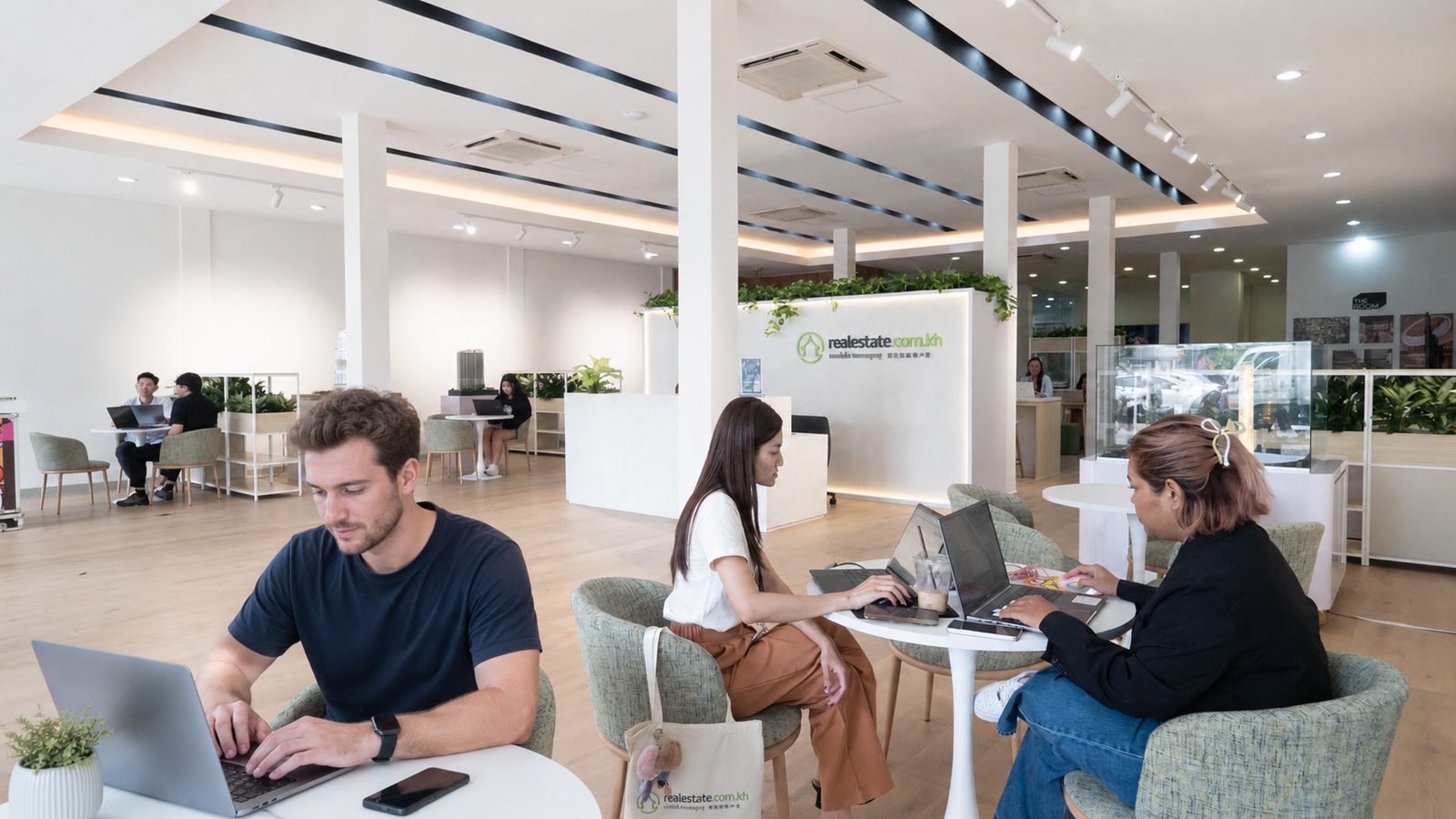 Realestate.com.kh investor desk team